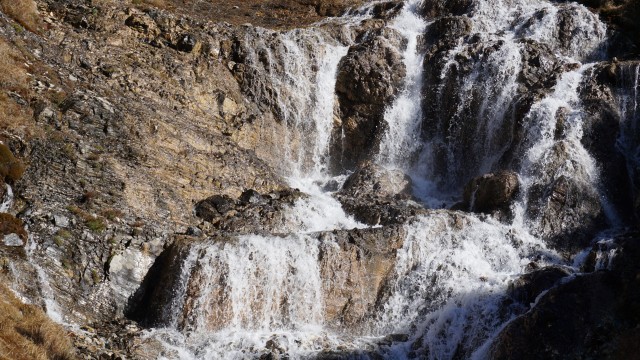Wasserfall im Aufstieg zur Fuorcla Crap Alv
